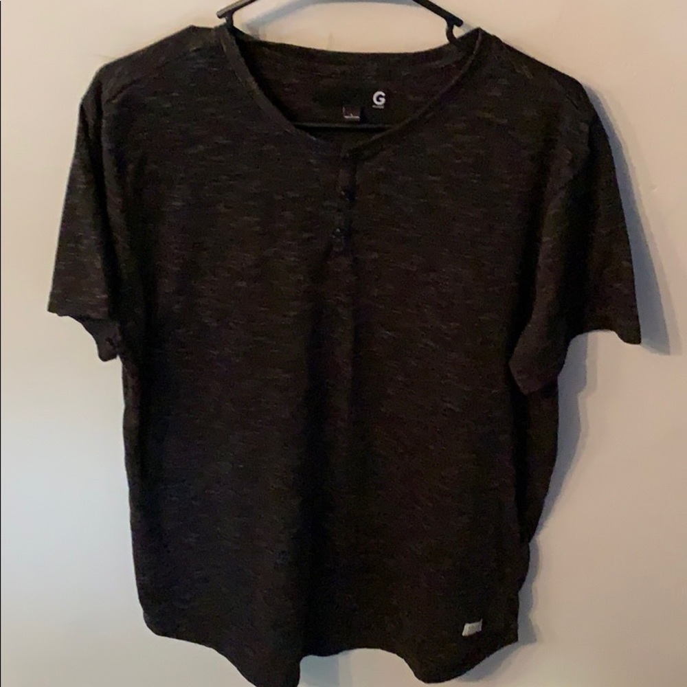 Men’s Large Guess Henley Tee